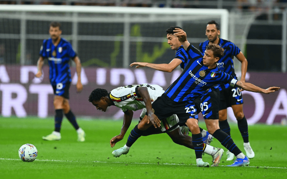 稳得可怕！胡金秋9中8高效拿下19分5板1帽 第三节10分（稳如磐石！胡金秋9投8中高效砍下19分5篮板1盖帽，第三节独得10分）