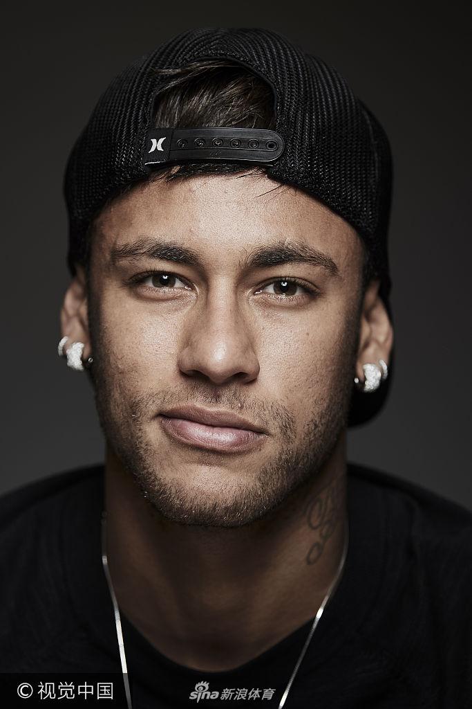 记者：与安哥拉一役，梅西、劳塔罗与阿尔马达或将搭档锋线（记者：对阵安哥拉，梅西、劳塔罗、阿尔马达或组成锋线三叉戟）