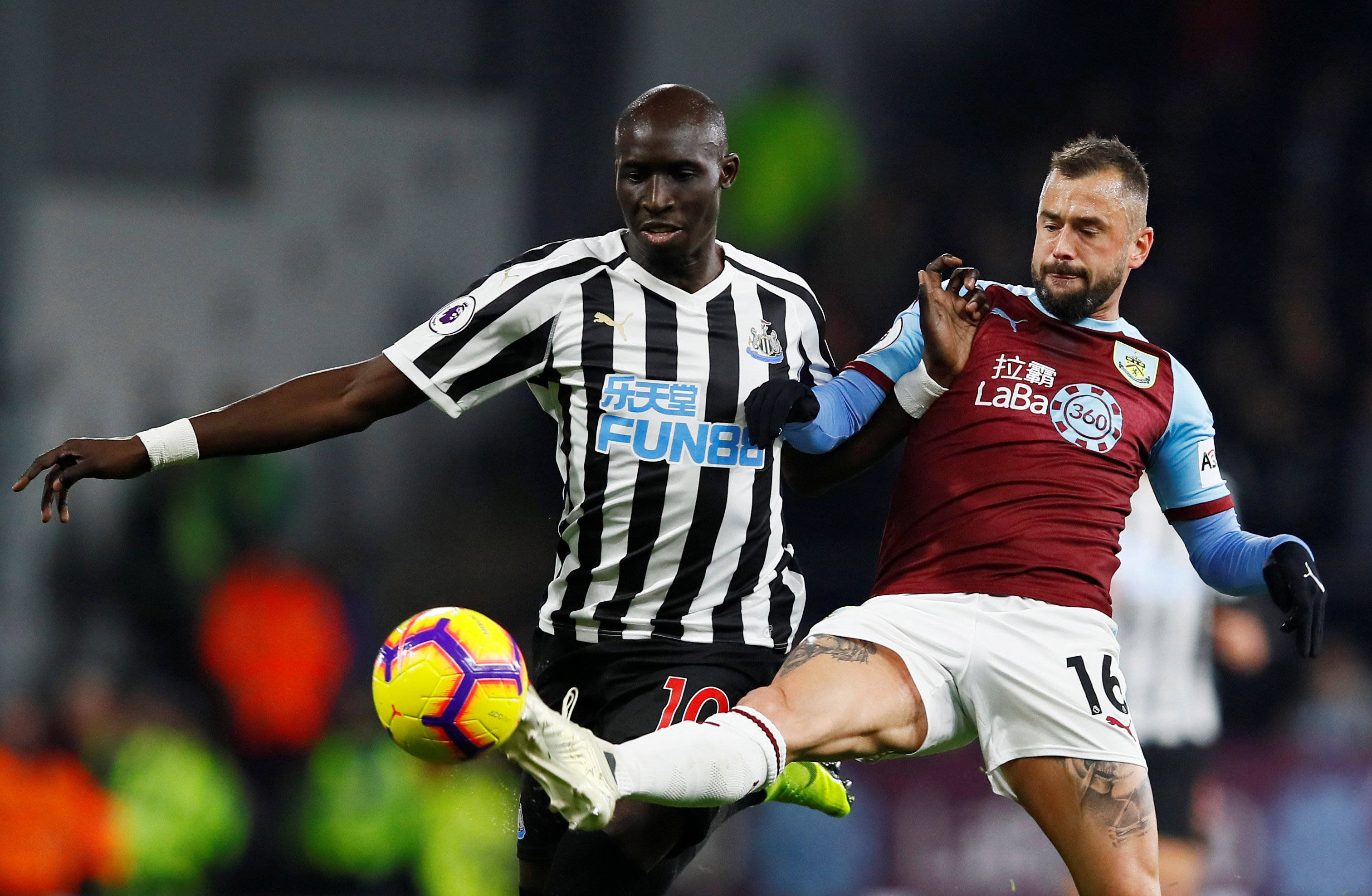 随着梁靖崑+王楚钦2-1获胜，成都混合团体世界杯！国乒8-4德国队（梁靖崑／王楚钦2-1告捷，国乒在成都混合团体世界杯以8-4击败德国）